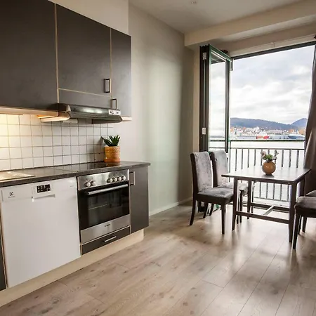 Beautiful Harbour With French Balcony Apartamento Bergen