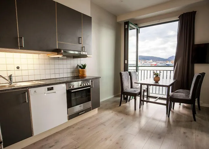 Beautiful Harbour With French Balcony Apartment Bergen