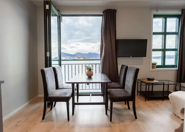 Beautiful Harbour With French Balcony Apartman Bergen